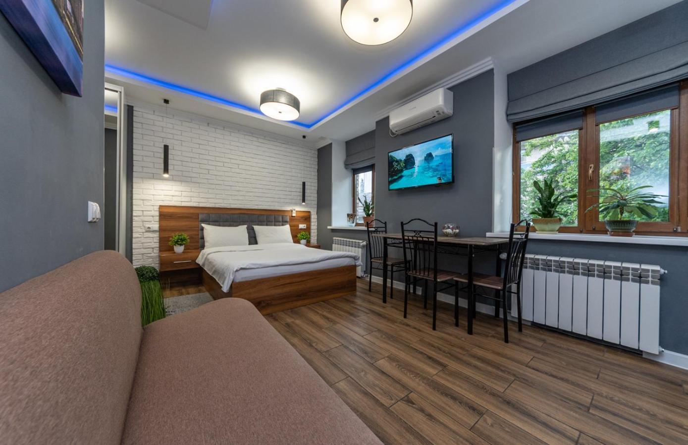 Lux Apartment Near Arena City Kiev Buitenkant foto