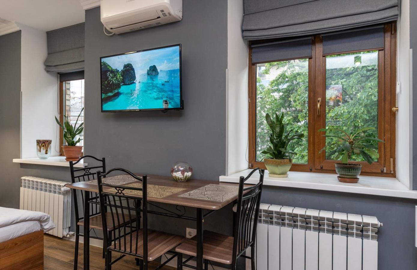 Lux Apartment Near Arena City Kiev Buitenkant foto