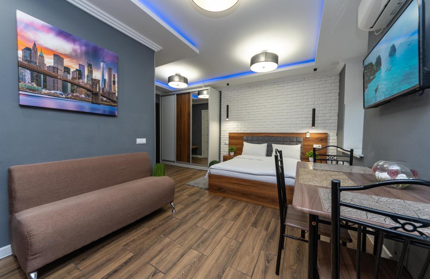 Lux Apartment Near Arena City Kiev Buitenkant foto