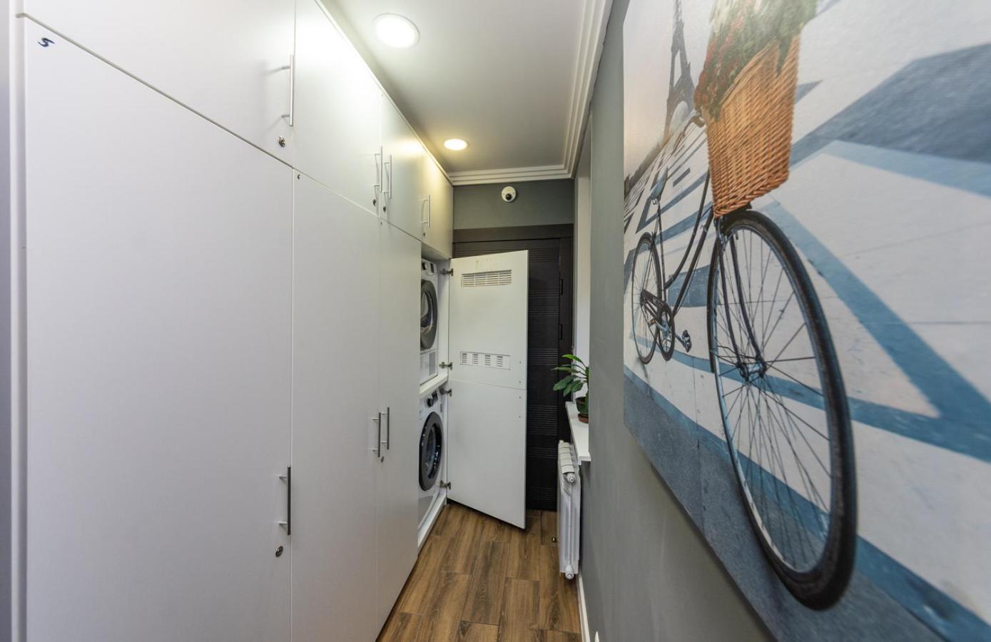 Lux Apartment Near Arena City Kiev Buitenkant foto