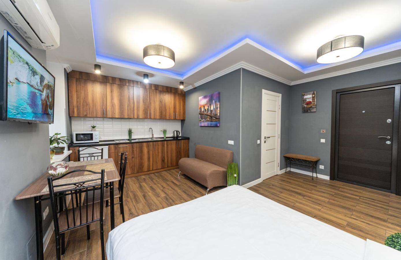 Lux Apartment Near Arena City Kiev Buitenkant foto