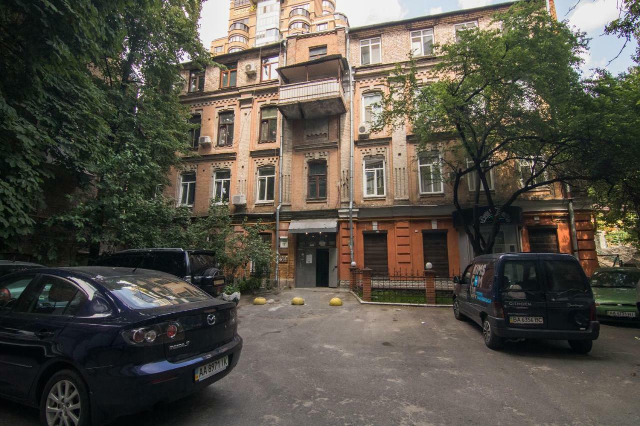 Lux Apartment Near Arena City Kiev Buitenkant foto