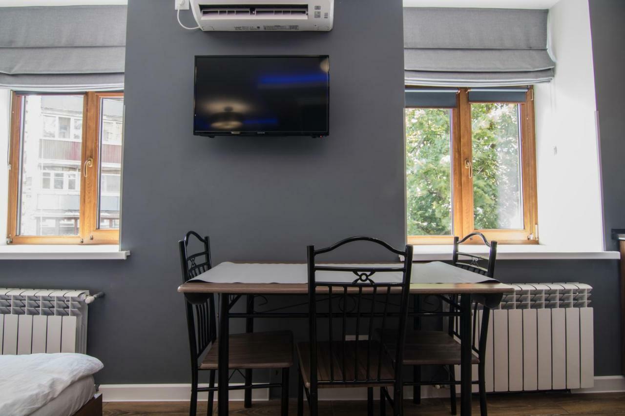 Lux Apartment Near Arena City Kiev Buitenkant foto