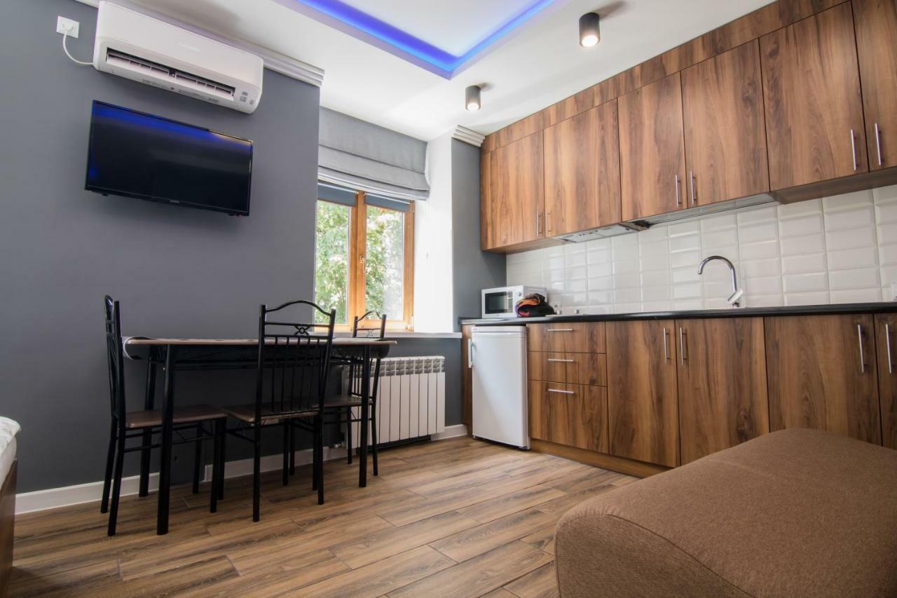 Lux Apartment Near Arena City Kiev Buitenkant foto